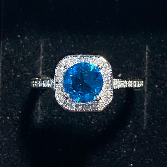 Sterling Silver Ring - Picture 2 of 2